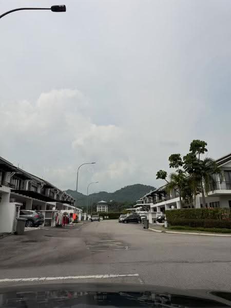 Rumah Teres 2-Tingkat untuk Dijual di Semenyih (Selangor) - Hugo Chong - Exterior - PropertyGuru.com.my
