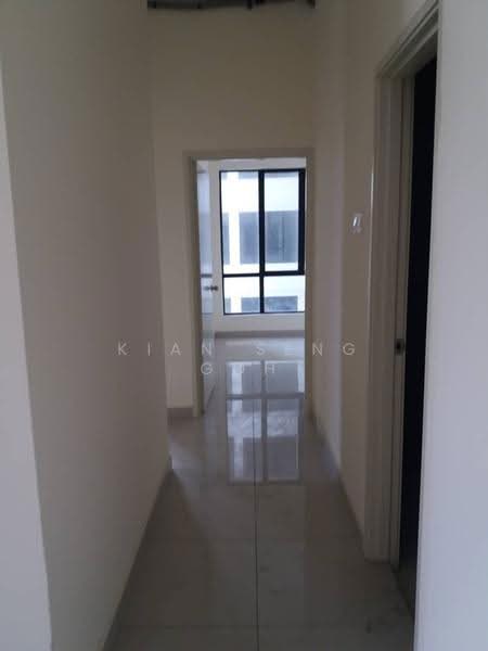 Pangsapuri untuk Dijual di Impian Senibong Apartment - Kian Seng Goh - Corridor - PropertyGuru.com.my