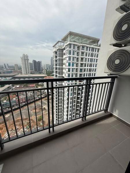 Kediaman Servis untuk Dijual di Meldrum Heights (Residensi Meldrum) - Wee Howe - Balcony - PropertyGuru.com.my