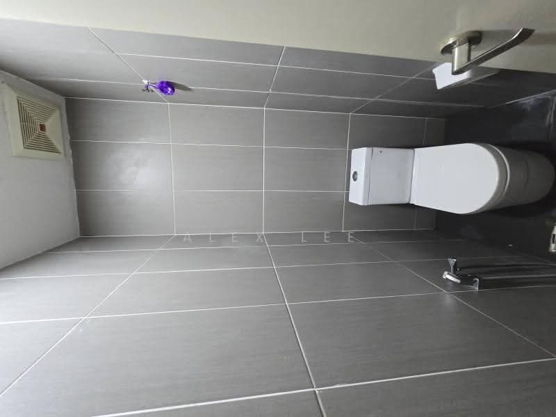 Warehouse for Sale in Kapar (Selangor) - Alex Lee - Bathroom - PropertyGuru.com.my