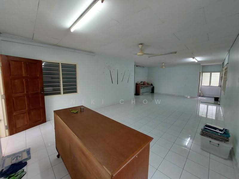 Rumah Bandar untuk Dijual di Taman Bukit Teratai (Ampang) - Niki Chow - Living Room - PropertyGuru.com.my