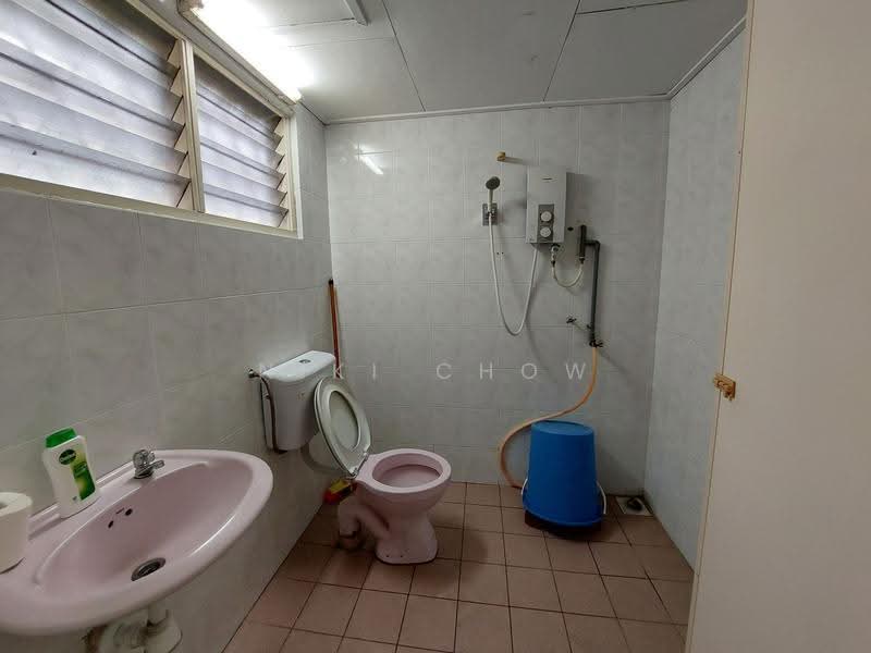 Rumah Bandar untuk Dijual di Taman Bukit Teratai (Ampang) - Niki Chow - Bathroom - PropertyGuru.com.my