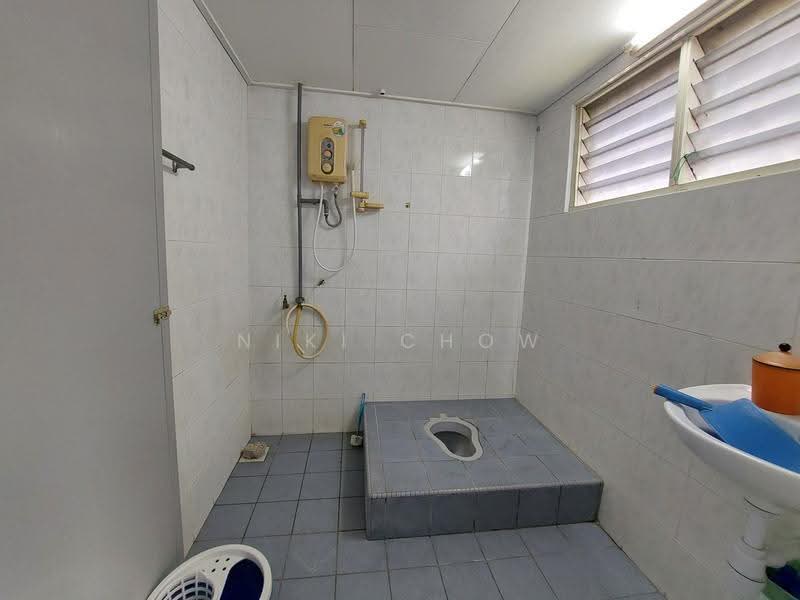 Rumah Bandar untuk Dijual di Taman Bukit Teratai (Ampang) - Niki Chow - Bathroom - PropertyGuru.com.my