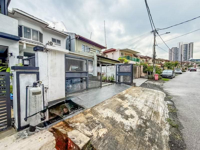 2-storey Terraced House for Sale in Bandar Sri Damansara (Selangor) - Firdaus Husin - Exterior - PropertyGuru.com.my