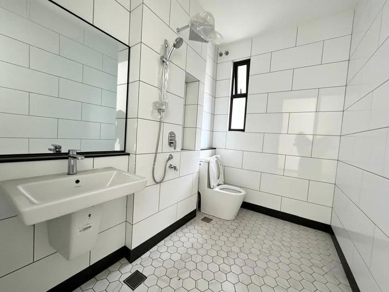 Semi-Detached House for Sale in Elmina (Shah Alam) - Derrick Ang - Bathroom - PropertyGuru.com.my