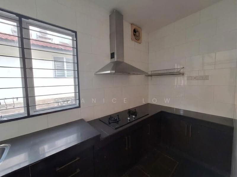 2-storey Terraced House for Rent in Bandar Puteri Puchong (Puchong) - Shanice Low - Kitchen - PropertyGuru.com.my