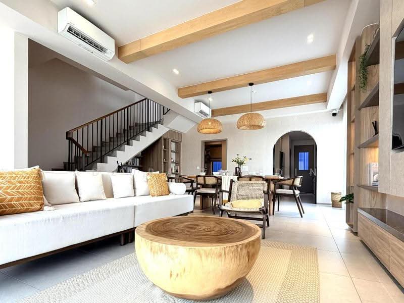 Rumah Teres 2-Tingkat untuk Dijual di Cybersouth (Dengkil) - Adzura Zamedin - Living Room - PropertyGuru.com.my