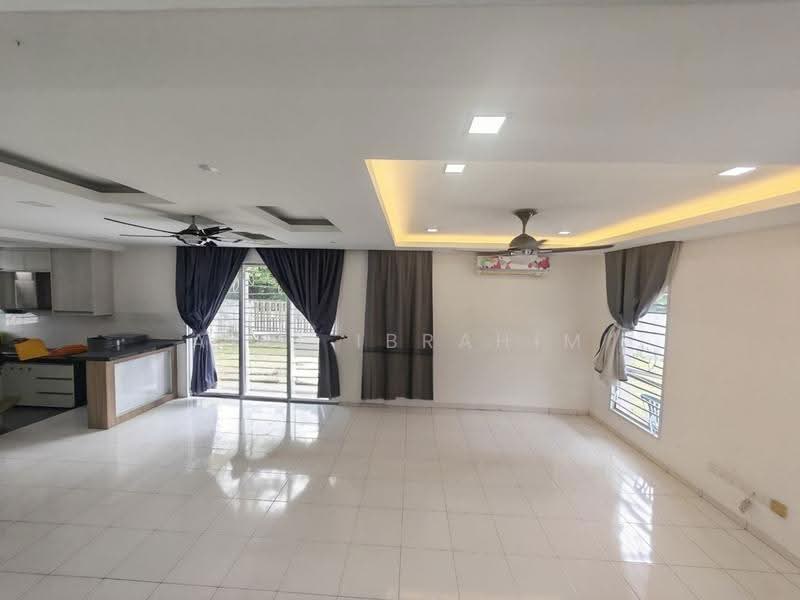 2-storey Terraced House for Sale in Setia Ecohill (Semenyih) - Azli Ibrahim - Living Room - PropertyGuru.com.my