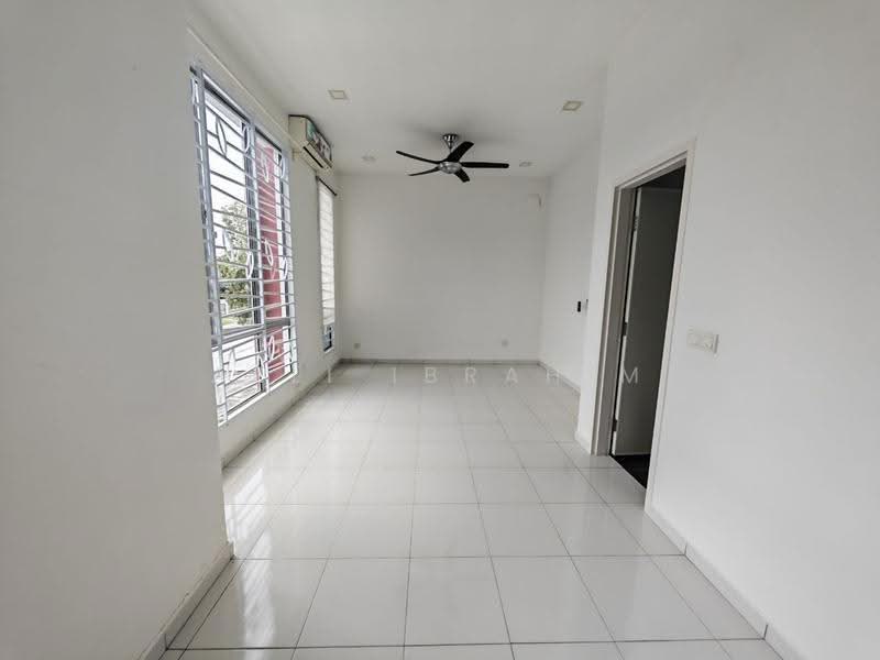 2-storey Terraced House for Sale in Setia Ecohill (Semenyih) - Azli Ibrahim - Living Room - PropertyGuru.com.my