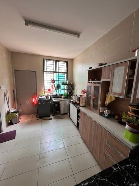 2-storey Terraced House for Sale in Taman Bestari Indah (Ulu Tiram) - Vincent Lai - Kitchen - PropertyGuru.com.my