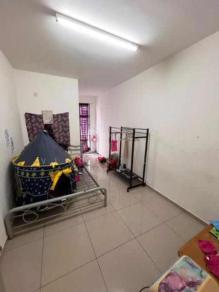 2-storey Terraced House for Sale in Taman Bestari Indah (Ulu Tiram) - Vincent Lai - Bedroom - PropertyGuru.com.my