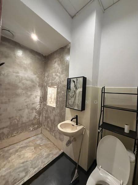 Rumah Teres 1.5-Tingkat untuk Disewa di Bandar Seri Alam (Masai) - Ray Tung - Bathroom - PropertyGuru.com.my