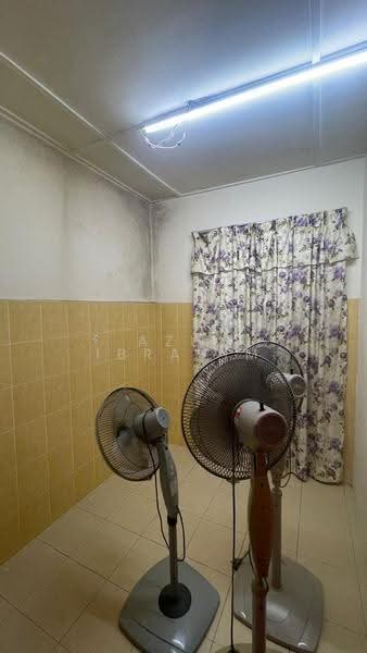 Rumah Teres 2-Tingkat untuk Dijual di Lestari Putra (Seri Kembangan) - Azli Ibrahim - Interior - PropertyGuru.com.my