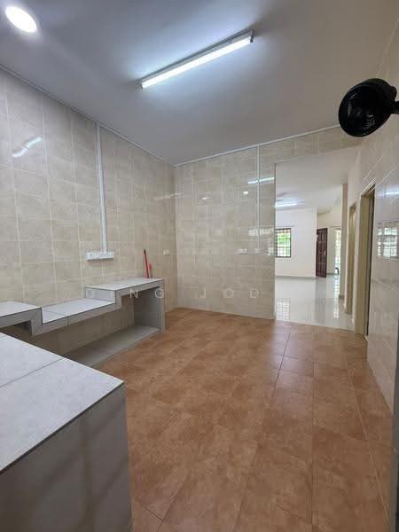 Rumah Teres 2-Tingkat untuk Disewa di Seremban 2 (Negeri Sembilan) - Ding Jodie - Kitchen - PropertyGuru.com.my