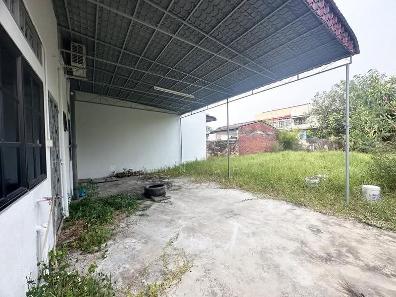 Rumah Berkembar untuk Disewa di Teluk Intan (Perak) - Kevin Chai - Backyard - PropertyGuru.com.my