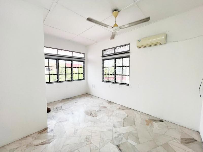 Rumah Berkembar untuk Disewa di Teluk Intan (Perak) - Kevin Chai - Bedroom - PropertyGuru.com.my
