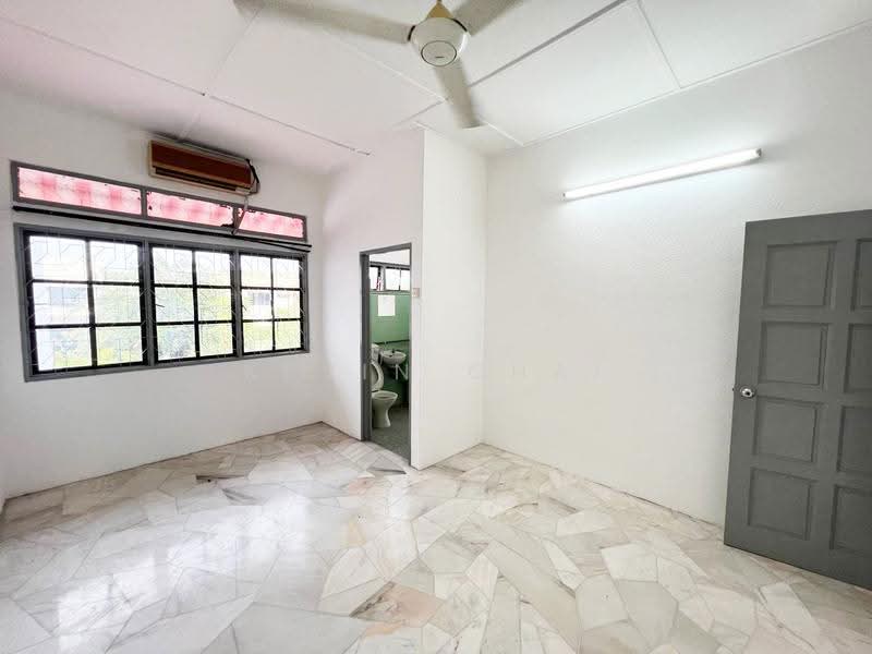 Rumah Berkembar untuk Disewa di Teluk Intan (Perak) - Kevin Chai - Bedroom - PropertyGuru.com.my