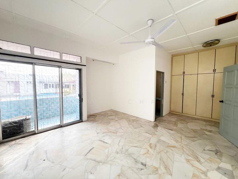 Rumah Berkembar untuk Disewa di Teluk Intan (Perak) - Kevin Chai - Master Bedroom - PropertyGuru.com.my