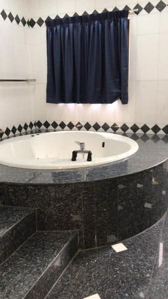 Kondominium untuk Disewa di Indera Subang - Katherine Tan - Bathroom - PropertyGuru.com.my
