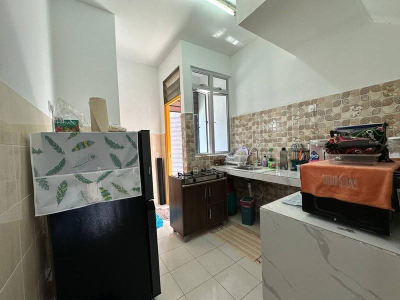 2-storey Terraced House for Sale in Taman Putra Perdana (Puchong) - Azli Ibrahim - Kitchen - PropertyGuru.com.my