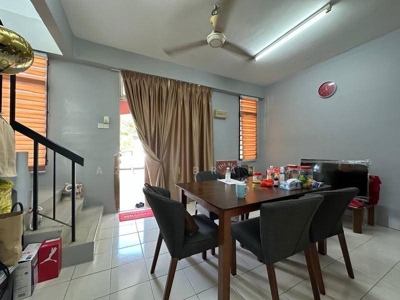2-storey Terraced House for Sale in Taman Putra Perdana (Puchong) - Azli Ibrahim - Dining Room - PropertyGuru.com.my