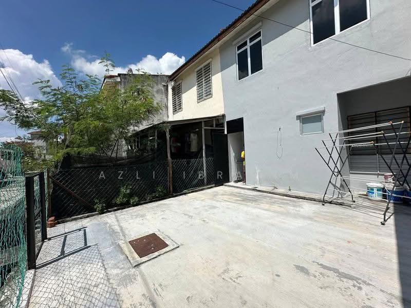 2-storey Terraced House for Sale in Taman Putra Perdana (Puchong) - Azli Ibrahim - Exterior - PropertyGuru.com.my