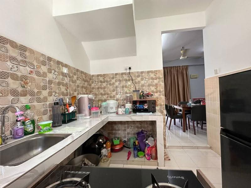 2-storey Terraced House for Sale in Taman Putra Perdana (Puchong) - Azli Ibrahim - Kitchen - PropertyGuru.com.my