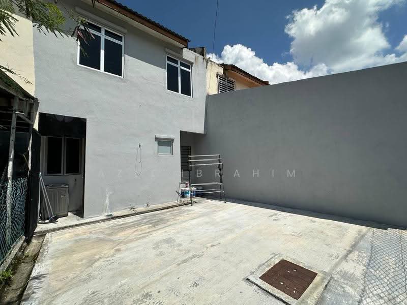 2-storey Terraced House for Sale in Taman Putra Perdana (Puchong) - Azli Ibrahim - Exterior - PropertyGuru.com.my