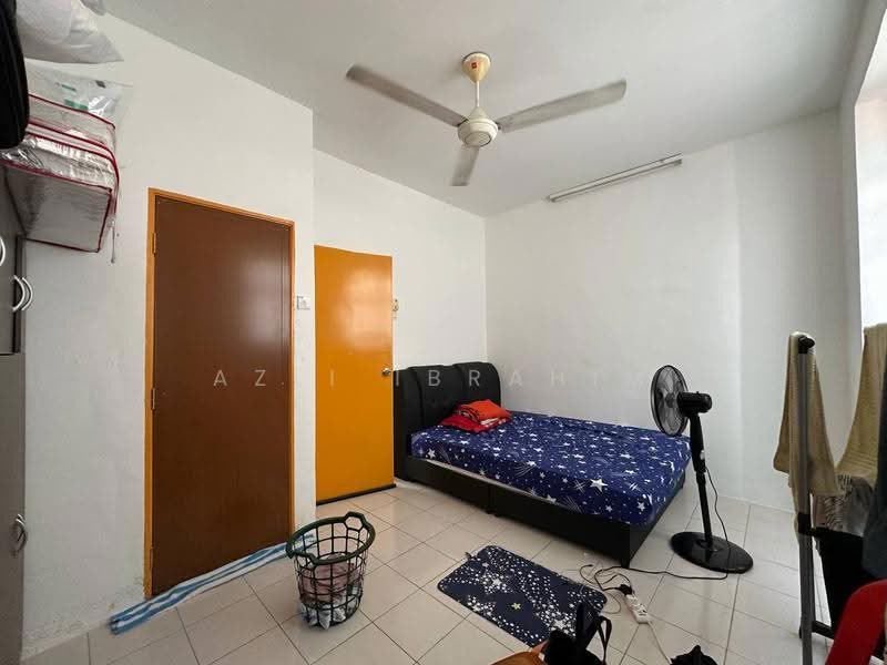 2-storey Terraced House for Sale in Taman Putra Perdana (Puchong) - Azli Ibrahim - Bedroom - PropertyGuru.com.my