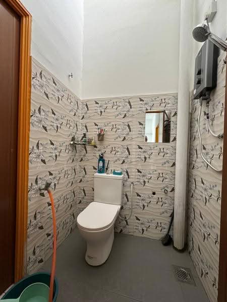 2-storey Terraced House for Sale in Taman Putra Perdana (Puchong) - Azli Ibrahim - Bathroom - PropertyGuru.com.my