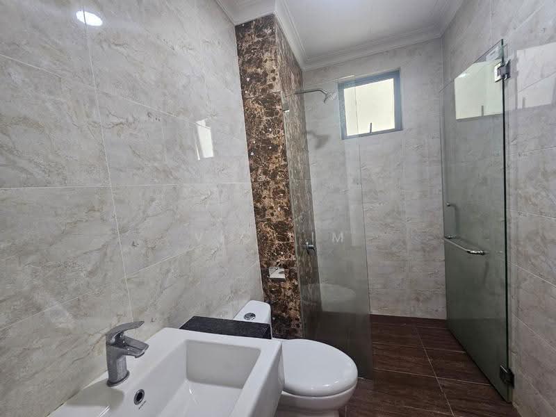 Kondominium untuk Dijual di Laguna Heights (Bukit Laguna) - Vic Lim - Bathroom - PropertyGuru.com.my