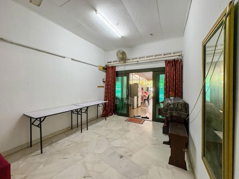 1-storey Terraced House for Sale in Au 3 (Ulu Kelang) - Azli Ibrahim - Living Room - PropertyGuru.com.my