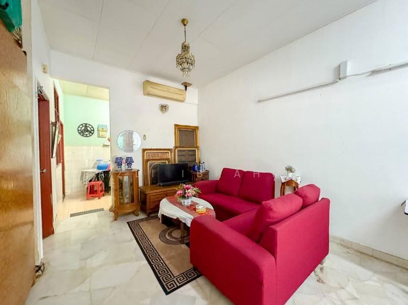 1-storey Terraced House for Sale in Au 3 (Ulu Kelang) - Azli Ibrahim - Living Room - PropertyGuru.com.my