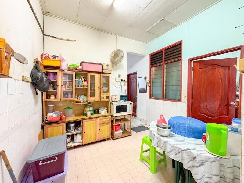 1-storey Terraced House for Sale in Au 3 (Ulu Kelang) - Azli Ibrahim - Kitchen - PropertyGuru.com.my