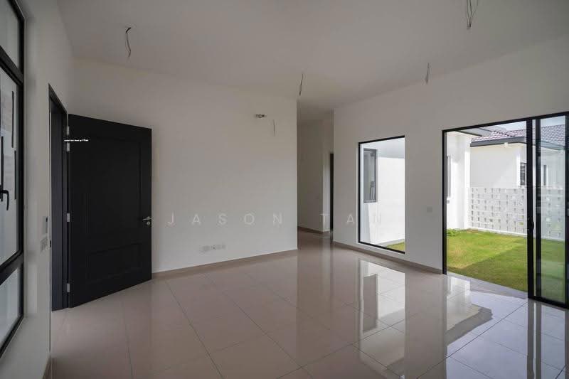 1-storey Terraced House for Sale in Shah Alam (Selangor) - Jason Tan - Living Room - PropertyGuru.com.my