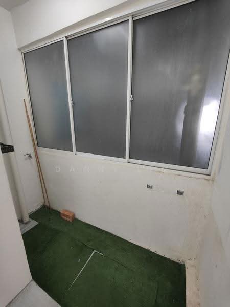 Pangsapuri untuk Disewa di Shineville Garden - Danny Lim - Balcony - PropertyGuru.com.my