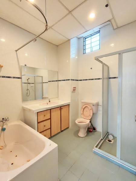 Condominium for Sale at Greenlane Heights Block G - Chris Teoh - Bathroom - PropertyGuru.com.my