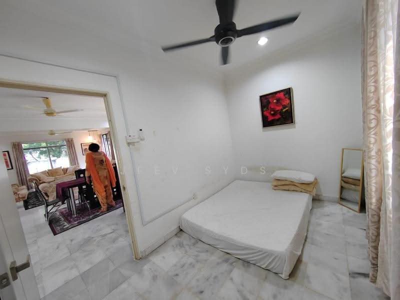 Bungalow House untuk Disewa di Bandar Country Homes (Rawang) - Jeev Syds - Bedroom - PropertyGuru.com.my