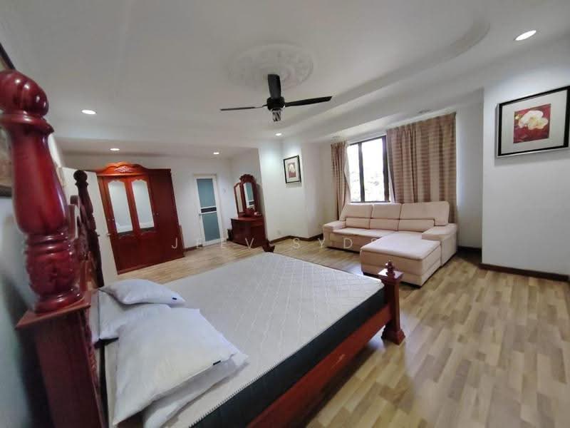 Bungalow House untuk Disewa di Bandar Country Homes (Rawang) - Jeev Syds - Bedroom - PropertyGuru.com.my