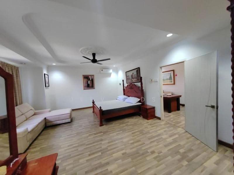 Bungalow House untuk Disewa di Bandar Country Homes (Rawang) - Jeev Syds - Bedroom - PropertyGuru.com.my
