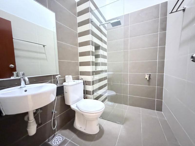 Rumah Teres 2-Tingkat untuk Dijual di Bandar Seri Alam (Masai) - Ethan Lim - Bathroom - PropertyGuru.com.my