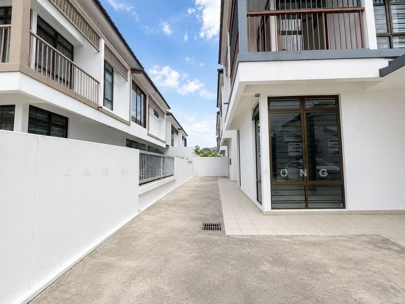 Cluster House for Sale in Setia Tropika (Johor Bahru) - Catherine Thung - Exterior - PropertyGuru.com.my