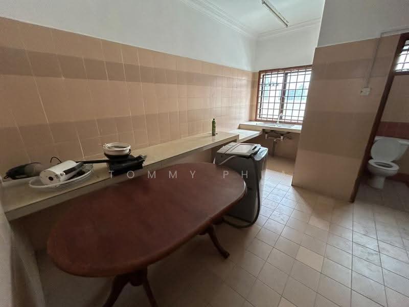 2-storey Terraced House for Rent in Austin (Johor Bahru) - Tommy Phua - Kitchen - PropertyGuru.com.my