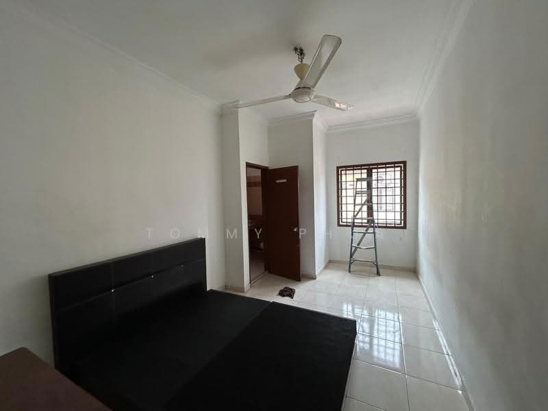 2-storey Terraced House for Rent in Austin (Johor Bahru) - Tommy Phua - Bedroom - PropertyGuru.com.my