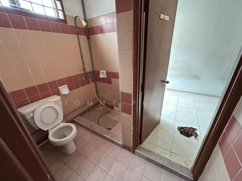 2-storey Terraced House for Rent in Austin (Johor Bahru) - Tommy Phua - Bathroom - PropertyGuru.com.my
