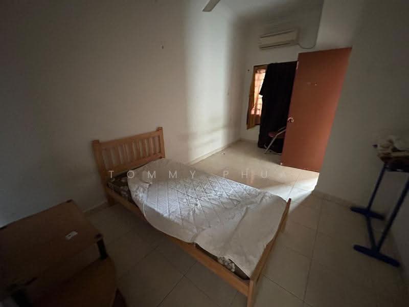 2-storey Terraced House for Rent in Austin (Johor Bahru) - Tommy Phua - Bedroom - PropertyGuru.com.my