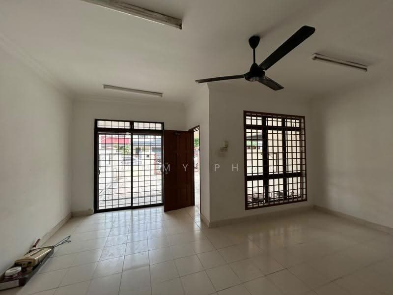 2-storey Terraced House for Rent in Austin (Johor Bahru) - Tommy Phua - Living Room - PropertyGuru.com.my