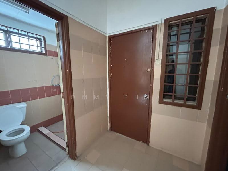 2-storey Terraced House for Rent in Austin (Johor Bahru) - Tommy Phua - Bathroom - PropertyGuru.com.my