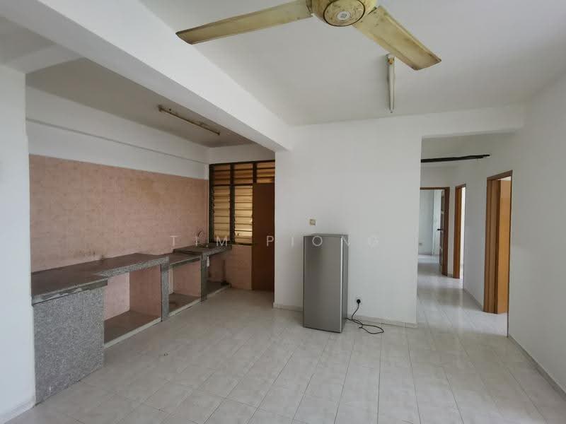 Apartment for Sale at Pangsapuri Bukit Beruang Utama - Tim Piong - Kitchen - PropertyGuru.com.my