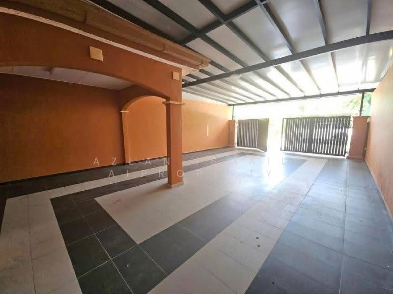 2-storey Terraced House for Sale in Taman Pasir Putih (Pasir Gudang) - Azlan Ismail aiproperty - Car Park - PropertyGuru.com.my